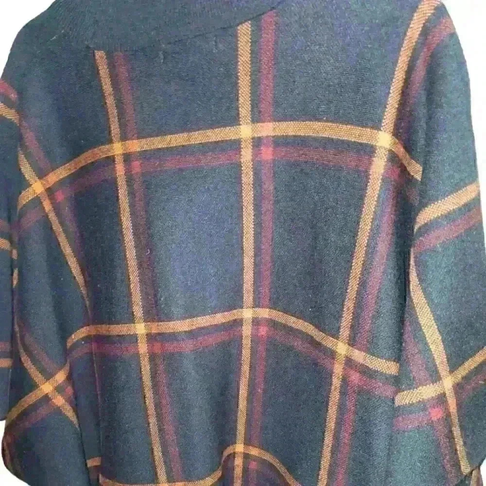 Max Studio Turtleneck Poncho. One size fits most - Picture 3 of 3